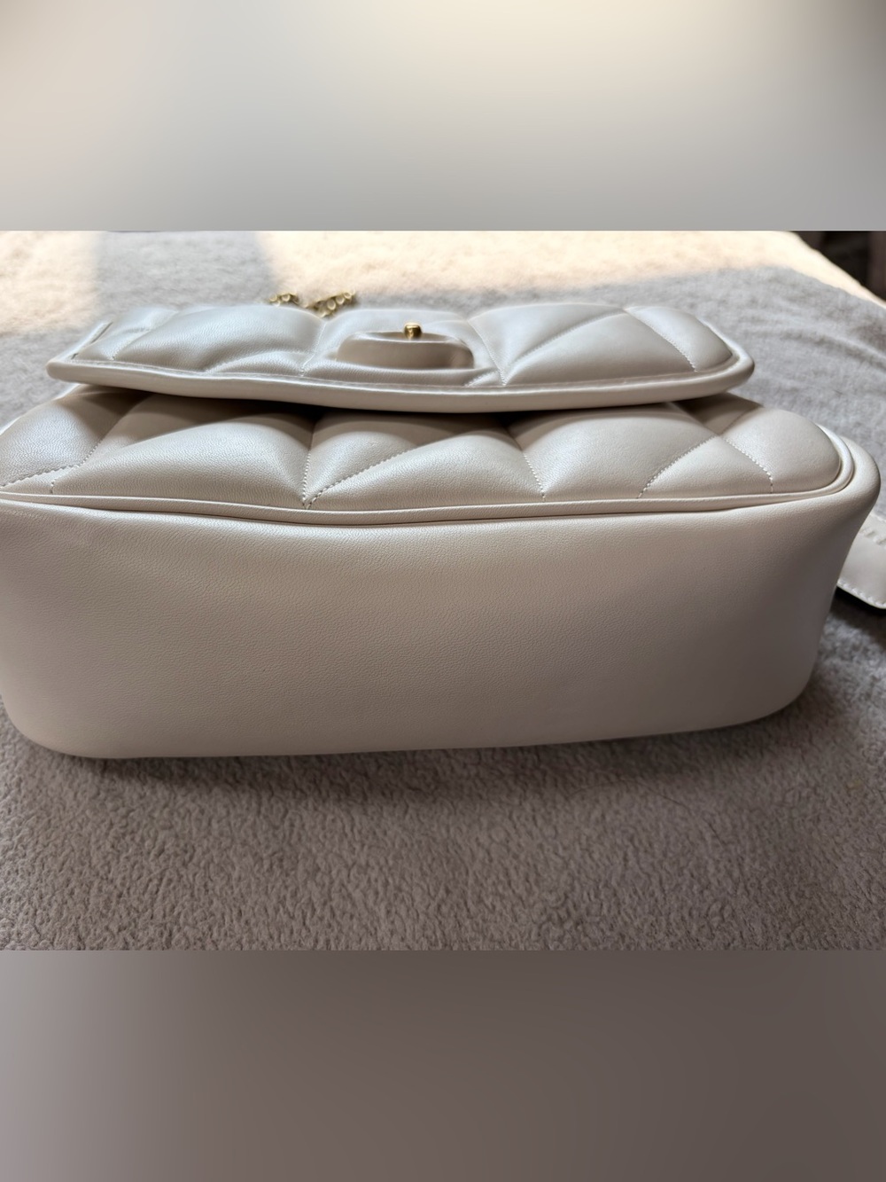 Coach Pillow Madison - Picture 4 of 13